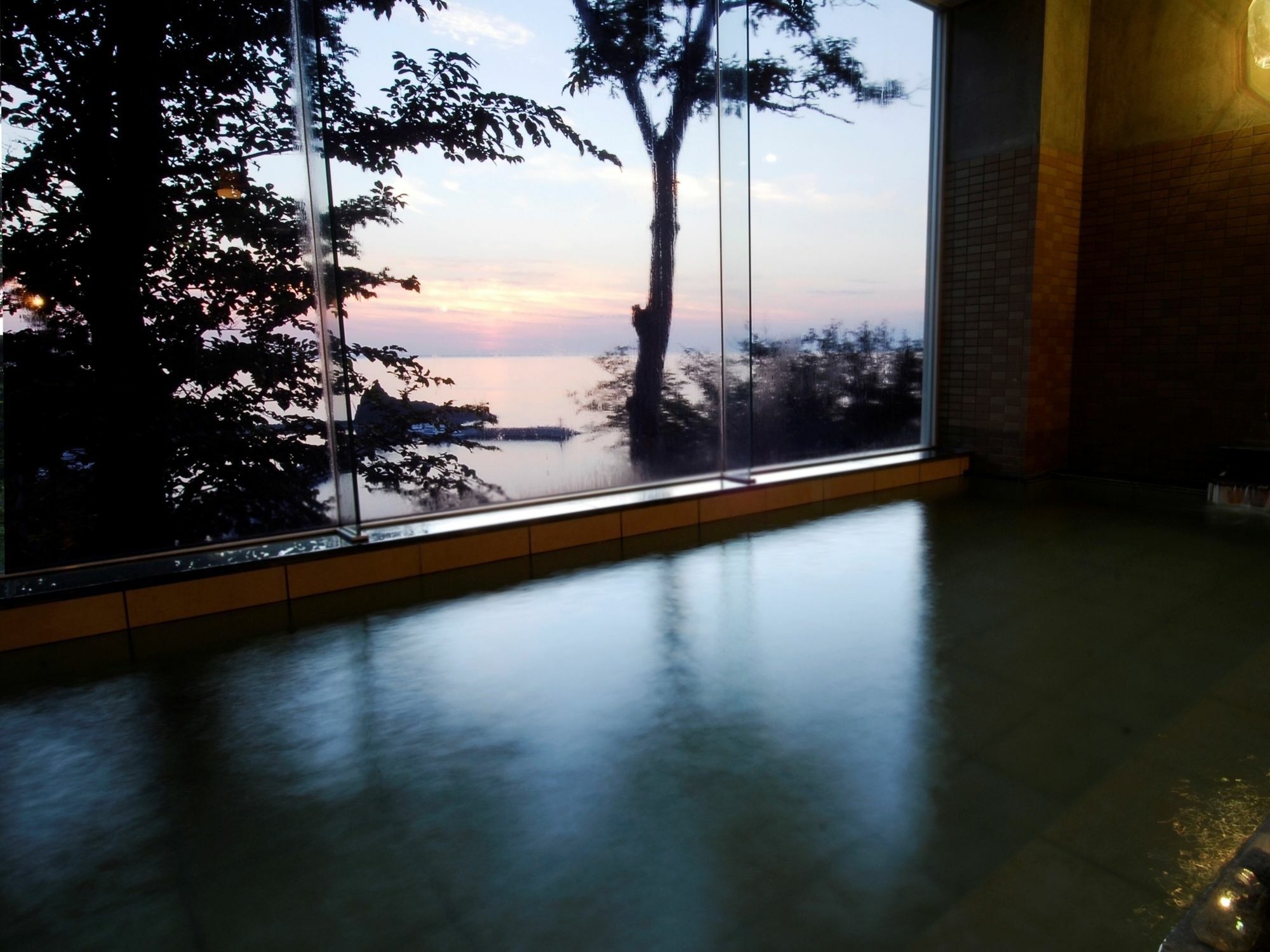Shiretoko Yuhi No Ataruie Onsen Hostel Shari Esterno foto